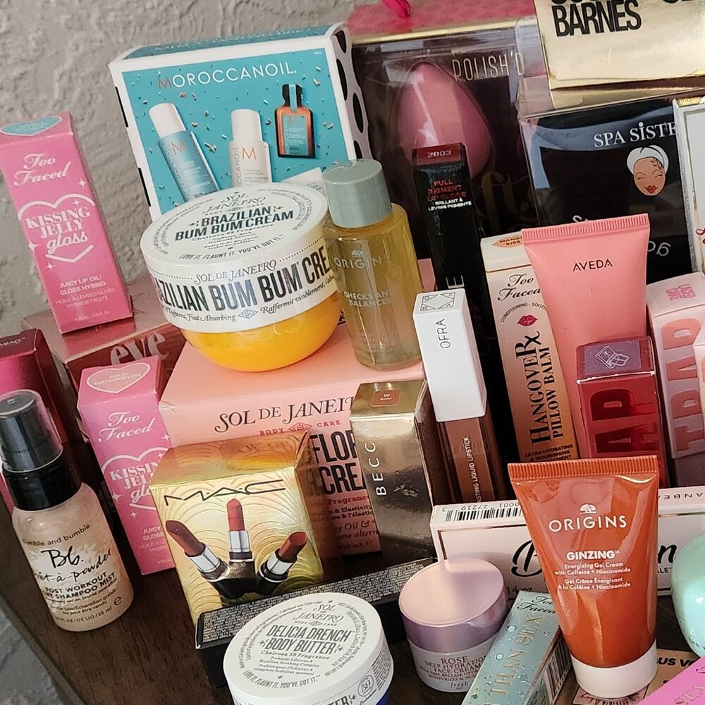 ✨️Mystery Beauty Box✨️ - Picture 4 of 7